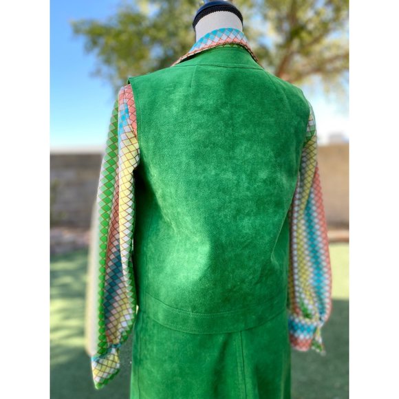 Vintage 1970s Kelly green ultrasuede skirt and vest suit/set (XXS/XS) - Picture 5 of 8